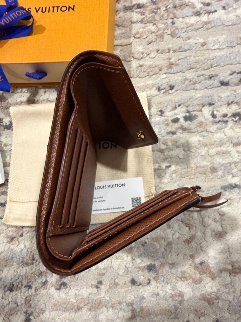Louis Vuitton Victorine Wallet - Picture 5 of 8